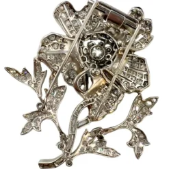 Broche en platine avec diamants de la période 1950-1945