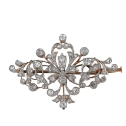 Broche en platine et diamants