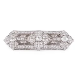 Broche en platine et diamants