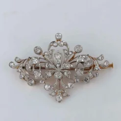 Broche en platine et diamants