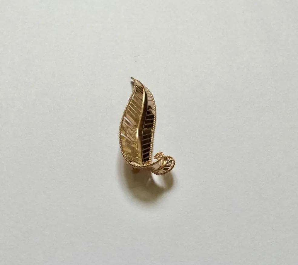 Broche feuille en Or jaune