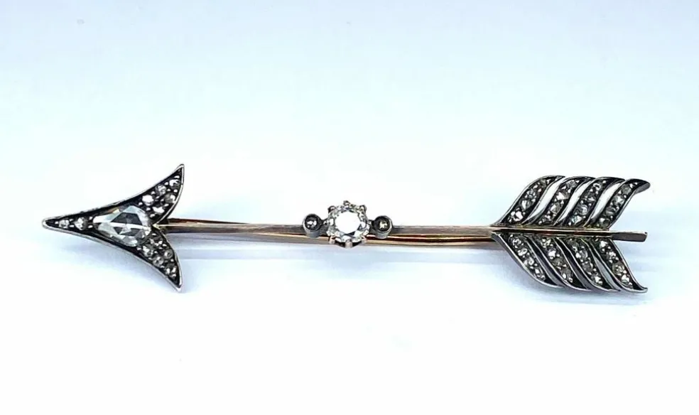 Broche flèche or jaune et argent, diamants poire et ronds, vers 1880