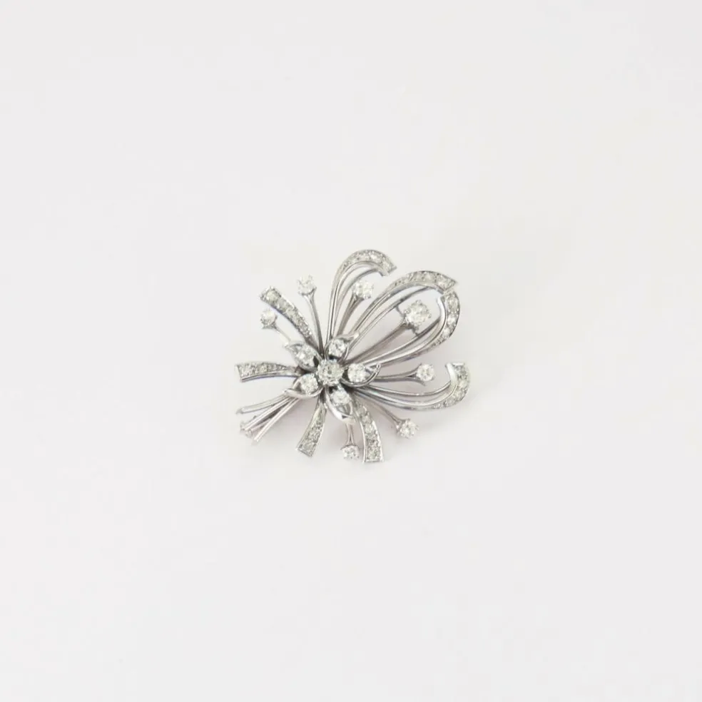 Broche Fleur en Or gris & Diamants