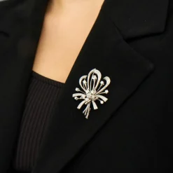 Broche Fleur en Or gris & Diamants