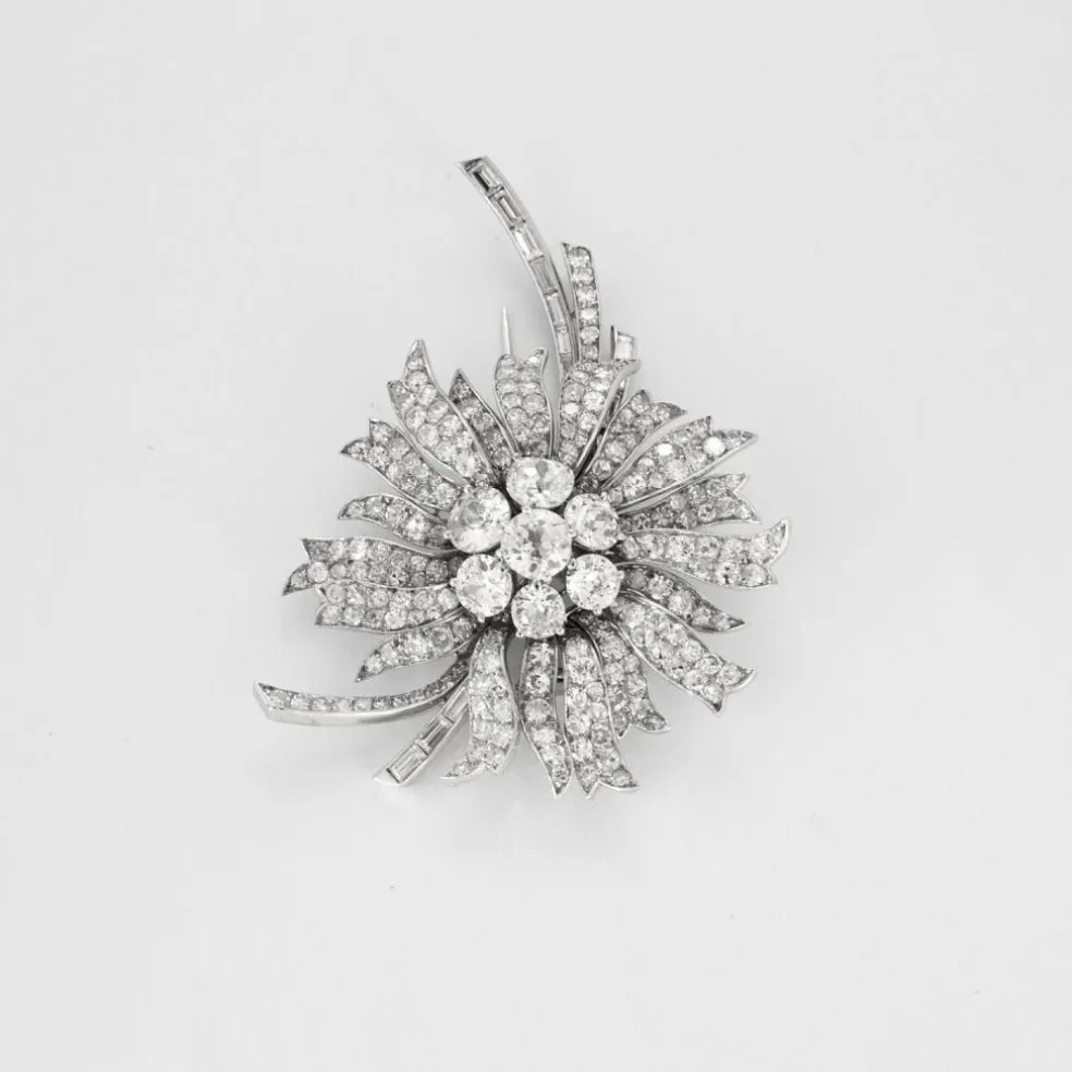 Broche fleur, or blanc et diamants