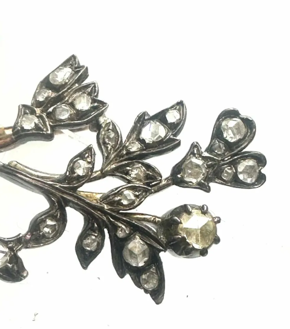 Broche florale en diamant. Italie, vers 1920