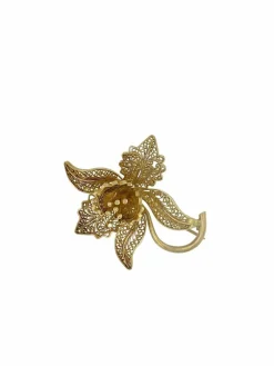 Broche française en or jaune filigrane à fleurs