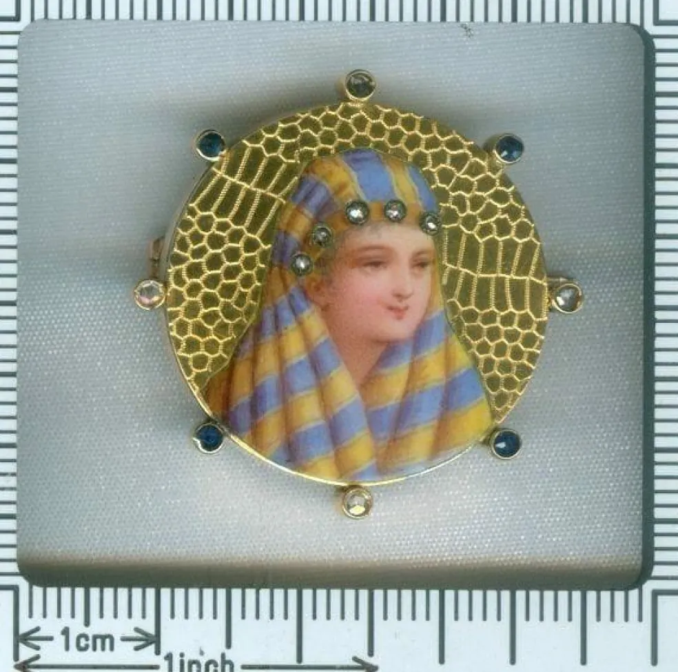 Broche émaillée or