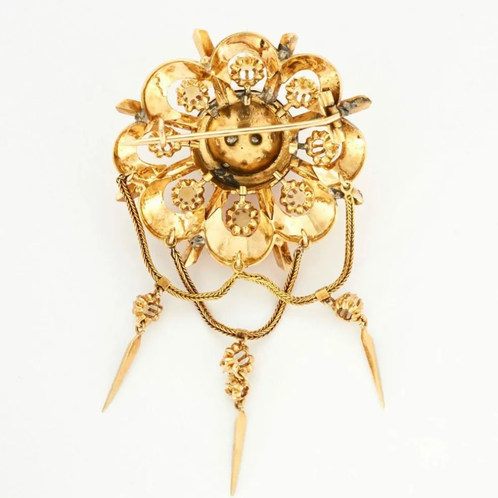 Broche Napoléon III or jaune guilloché avec diamants