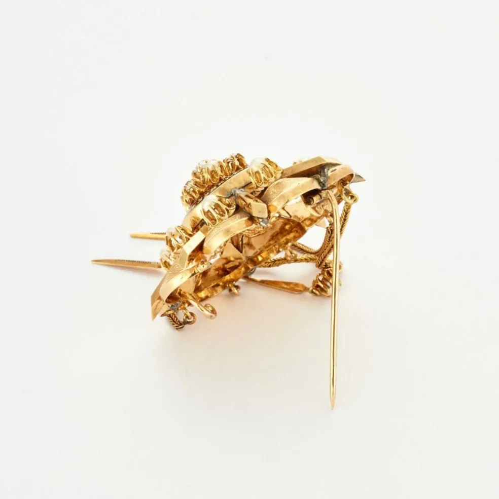 Broche Napoléon III or jaune guilloché avec diamants