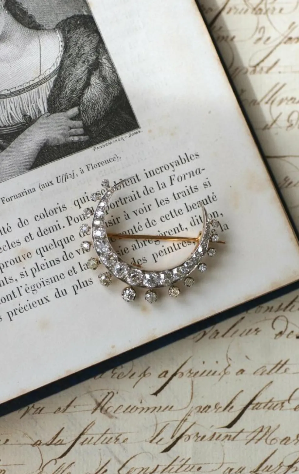 Broche Napoléon III or rose et diamants