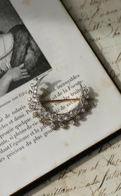 Broche Napoléon III or rose et diamants