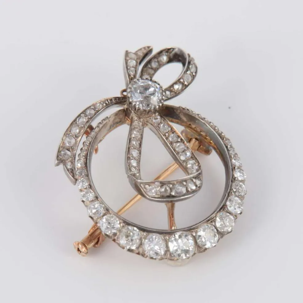 Broche Noeud Diamants