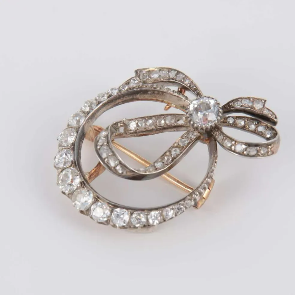Broche Noeud Diamants