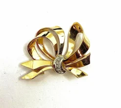 Broche noeud diamants