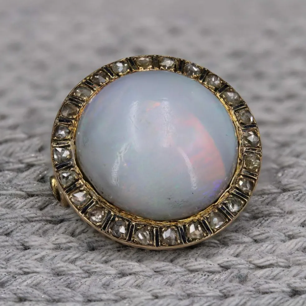 Broche opale diamants émail noir
