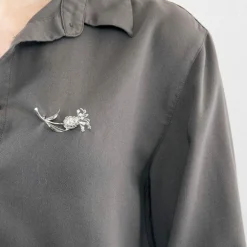 Broche or blanc à décor de Chardon