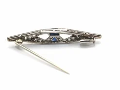Broche or blanc 750 mil, saphir et diamants