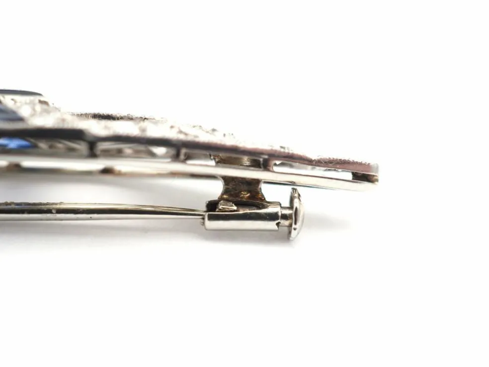Broche or blanc 750 mil, saphir et diamants