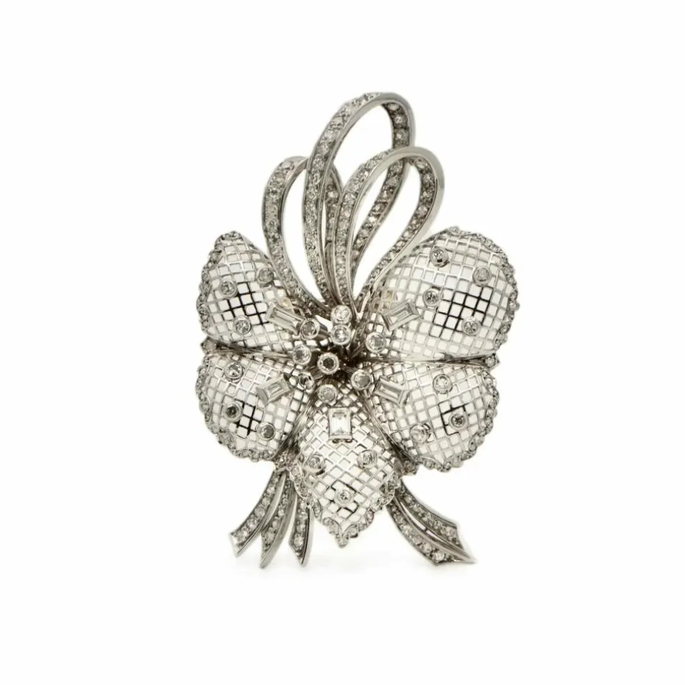 Broche or blanc fleur dentelée