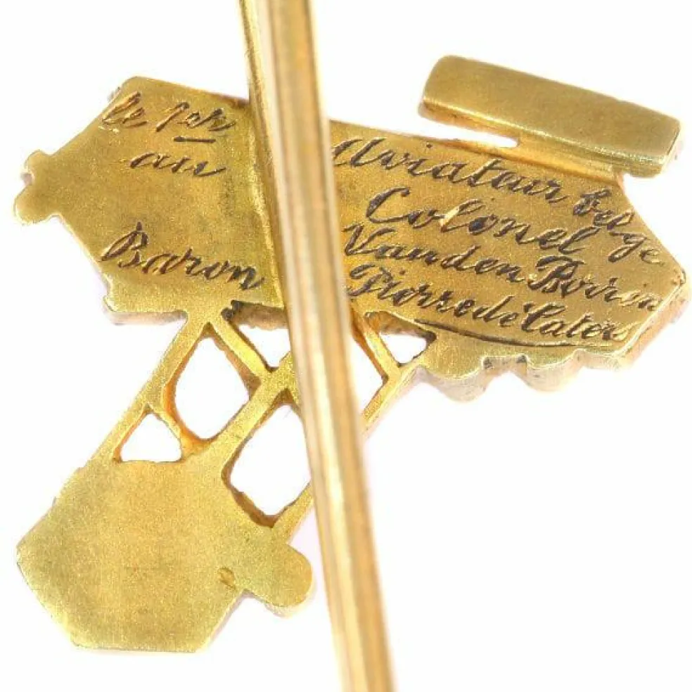Broche or diamant