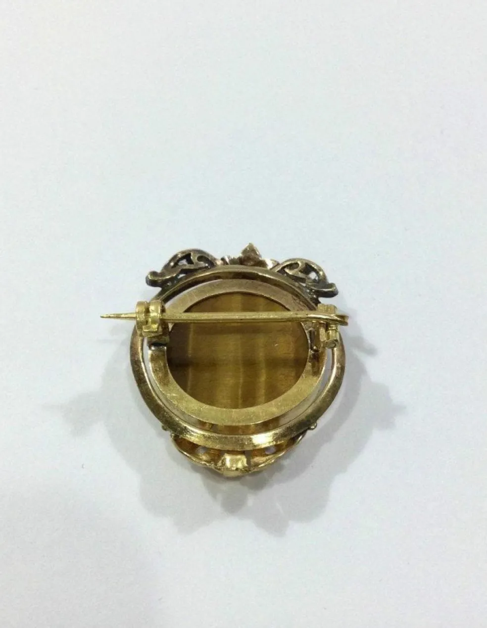 Broche Or et Oeil De Tigre