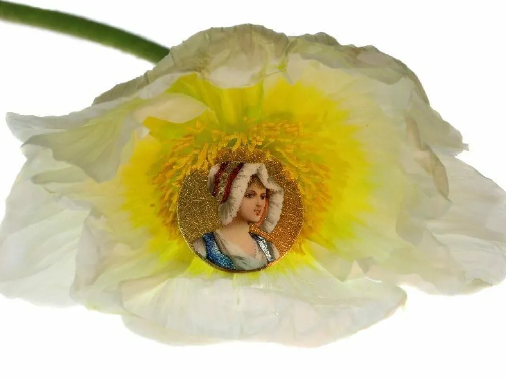 Broche or jaune, diamants
