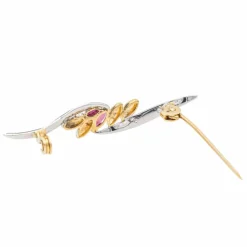 Broche Or jaune Rubis