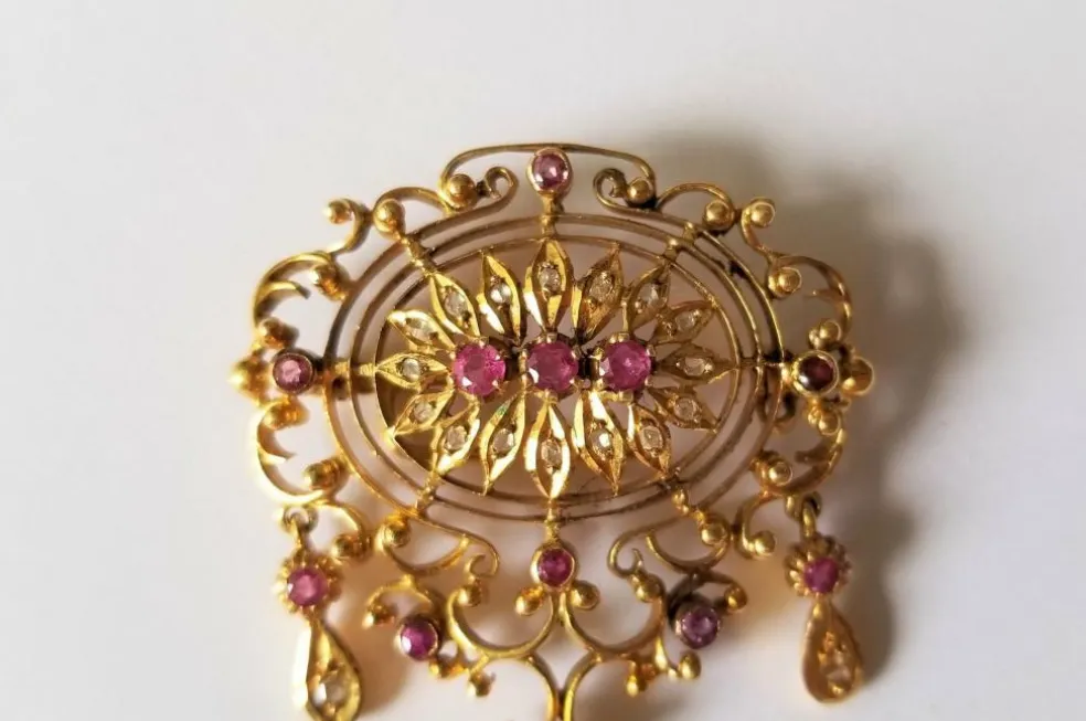 Broche or jaune Rubis et diamants