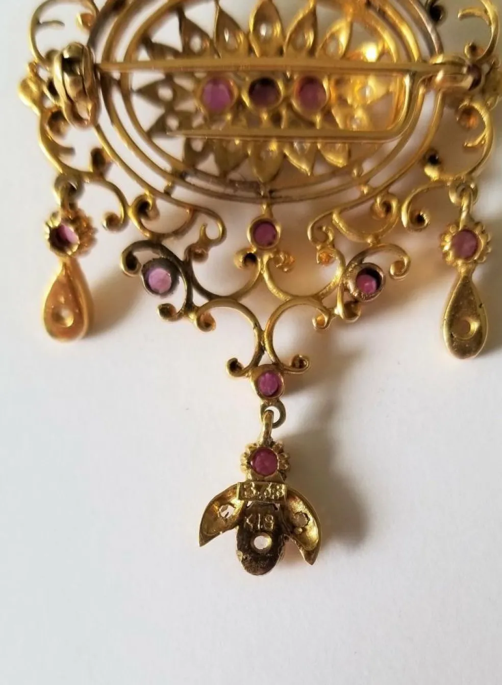 Broche or jaune Rubis et diamants