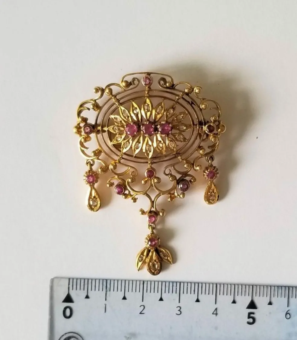 Broche or jaune Rubis et diamants