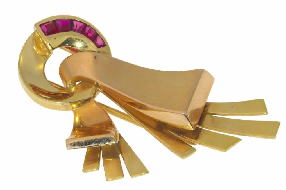 Broche or, rubis