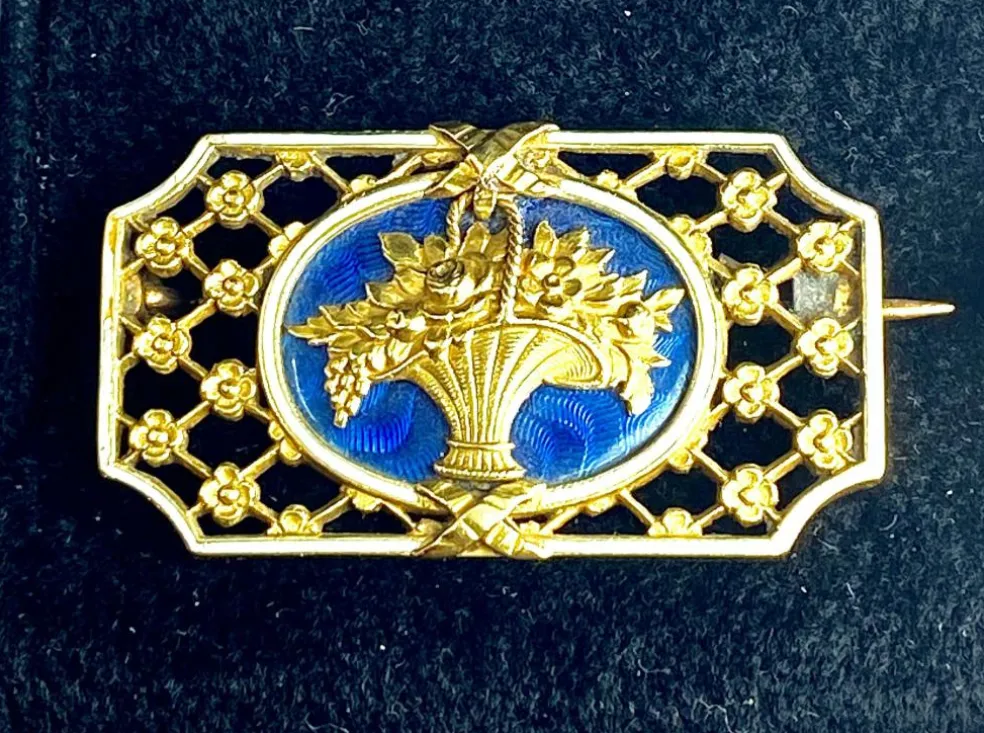 Broche panier fleuri émail bleu et blanc