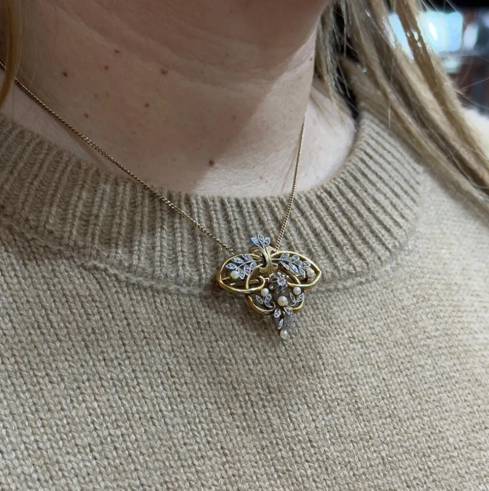Broche Pendentif ancien or jaune, perles, diamants