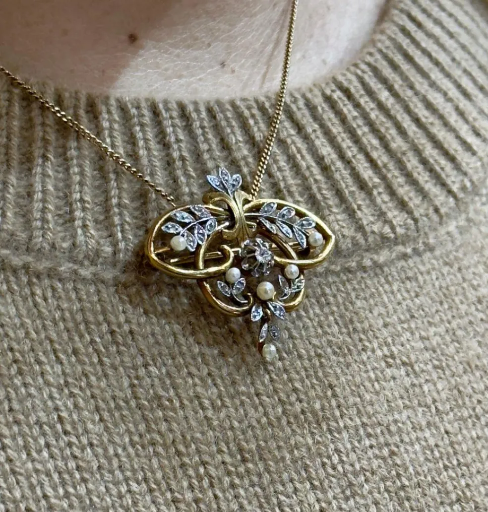 Broche Pendentif ancien or jaune, perles, diamants