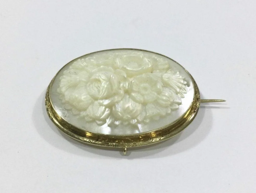 Broche pendentif Or Et Nacre
