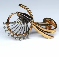 Broche rétro diamants