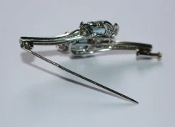 Broche rétro or gris, aigues-marines, diamants