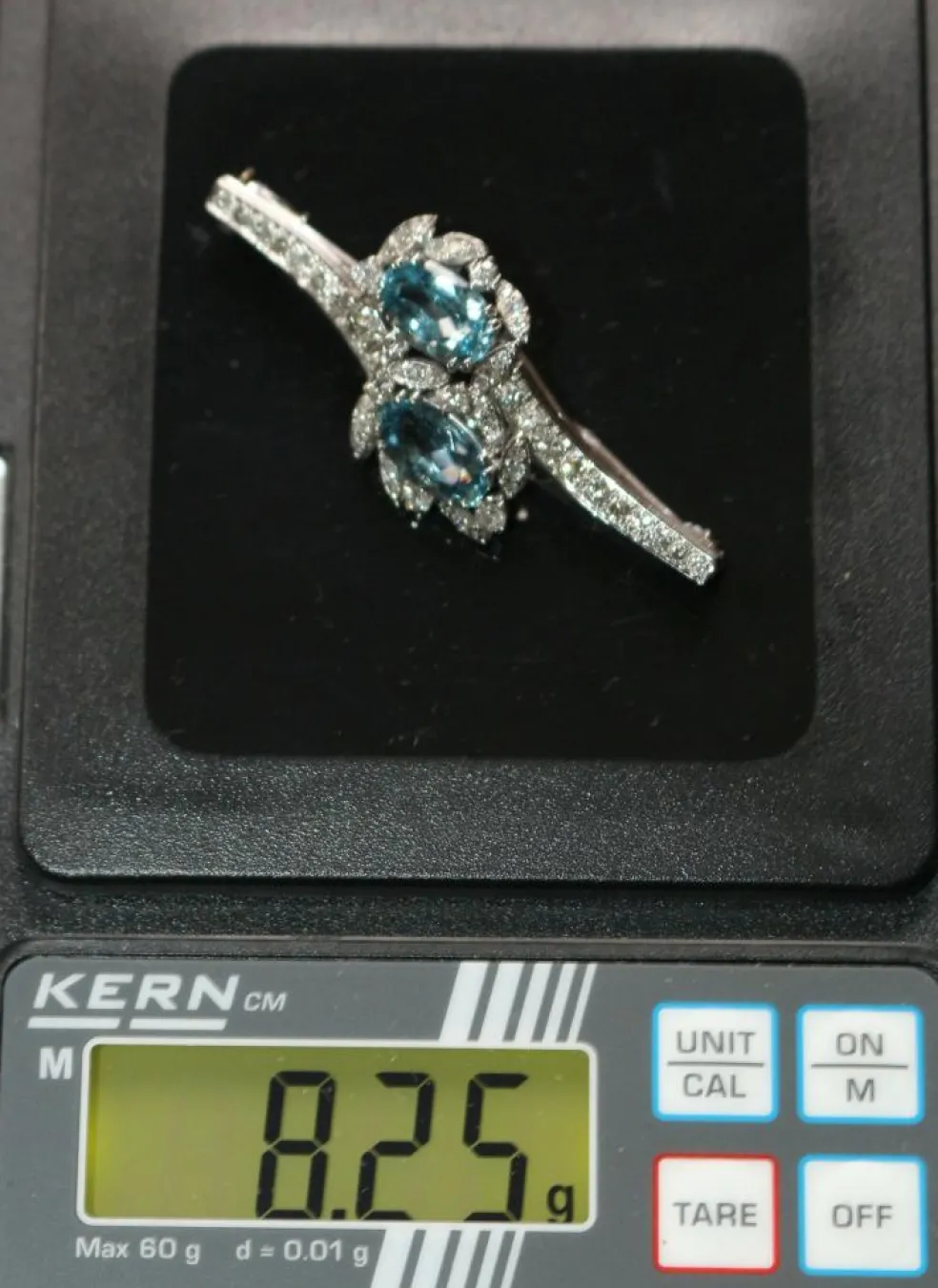 Broche rétro or gris, aigues-marines, diamants