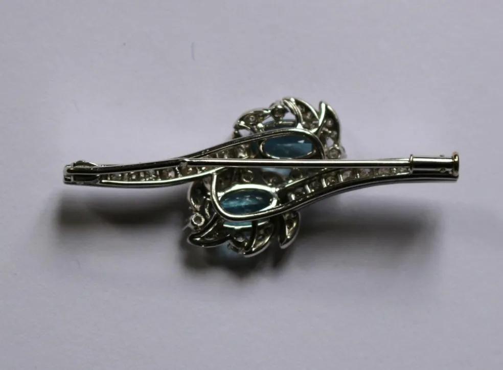 Broche rétro or gris, aigues-marines, diamants