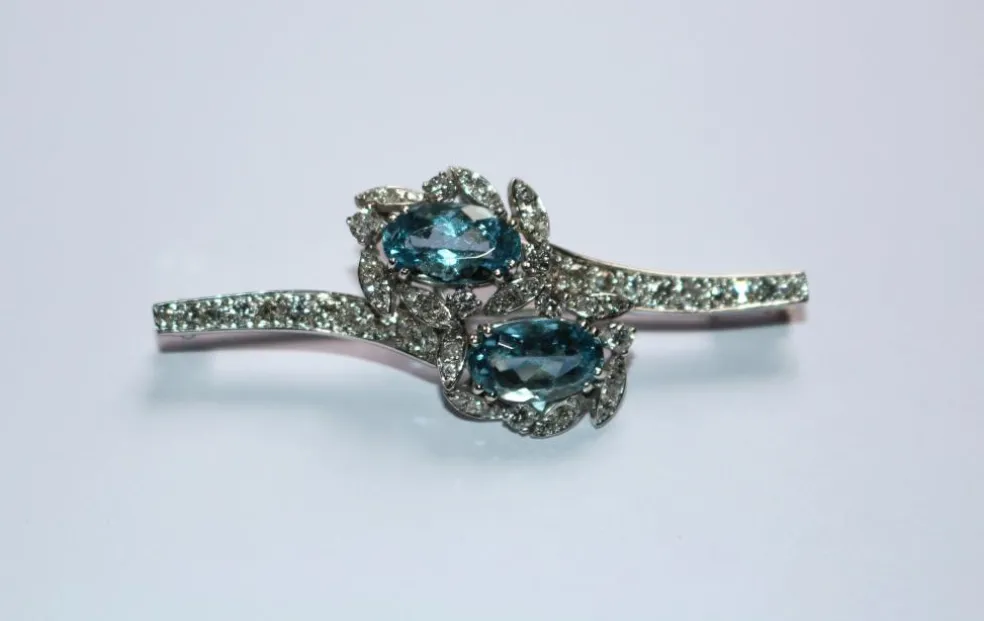 Broche rétro or gris, aigues-marines, diamants