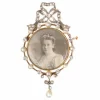 Broche sertie de diamants et de perles