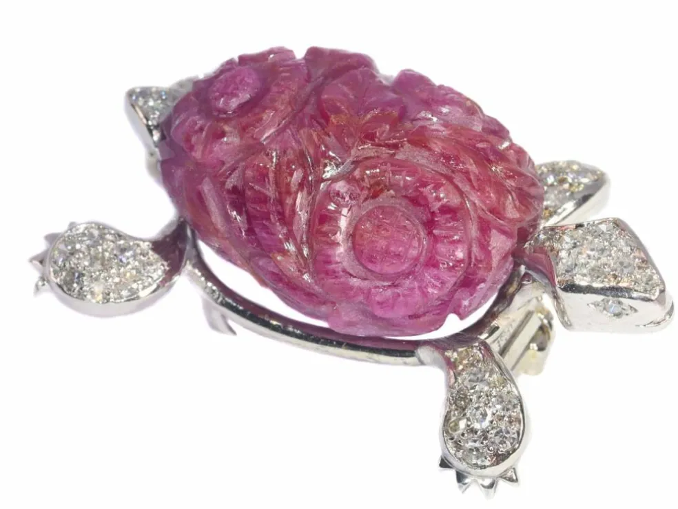 Broche tortue, diamants, rubis