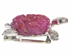 Broche tortue, diamants, rubis