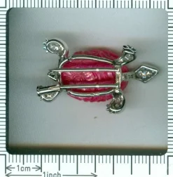 Broche tortue, diamants, rubis