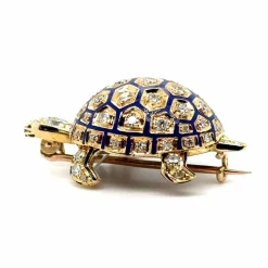 Broche tortue en or, émaillée et sertie de diamants