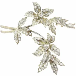 Broche trembleuse sertie de diamants