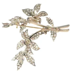 Broche trembleuse sertie de diamants