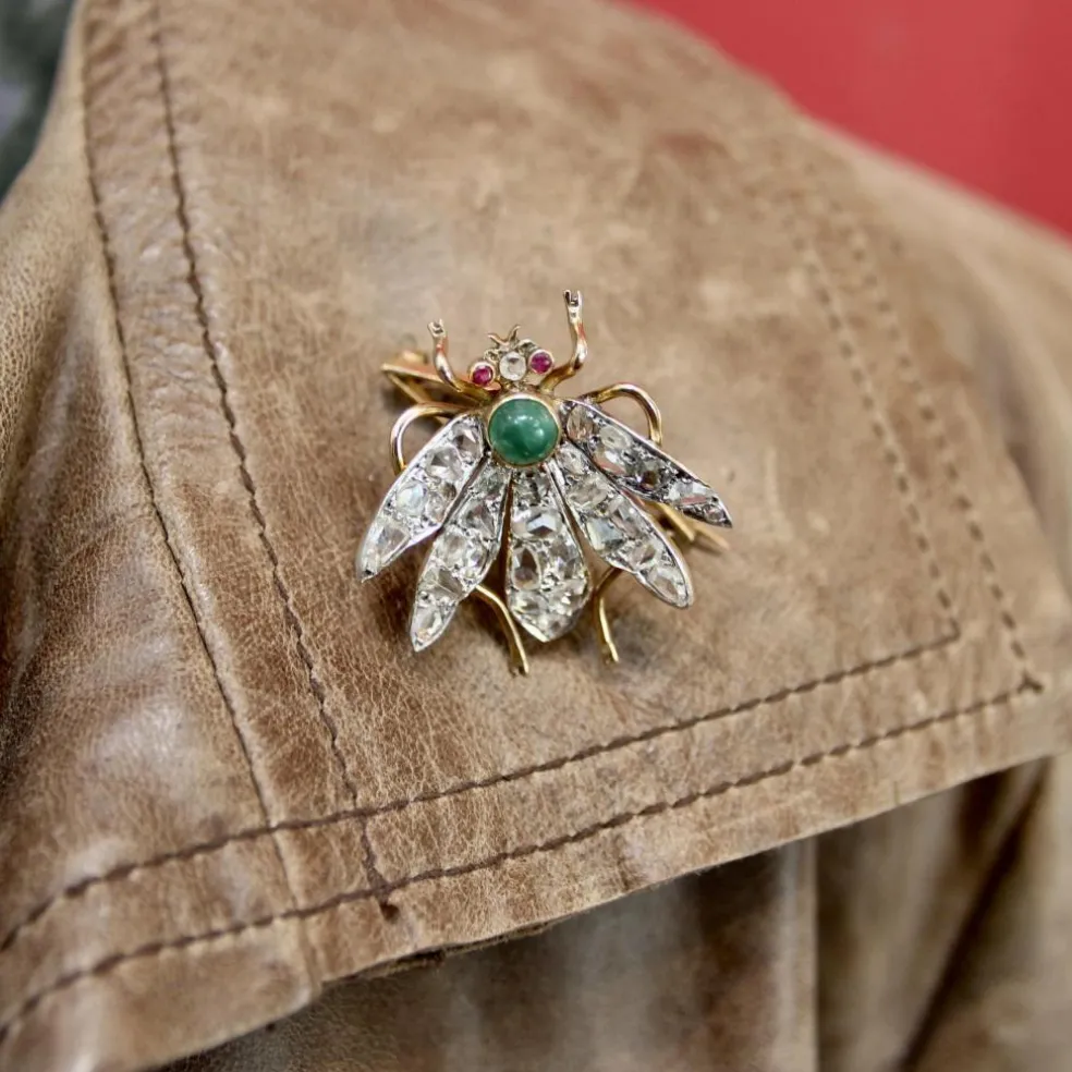 Broche victorienne en or avec diamants taille rose et insecte tremblant
