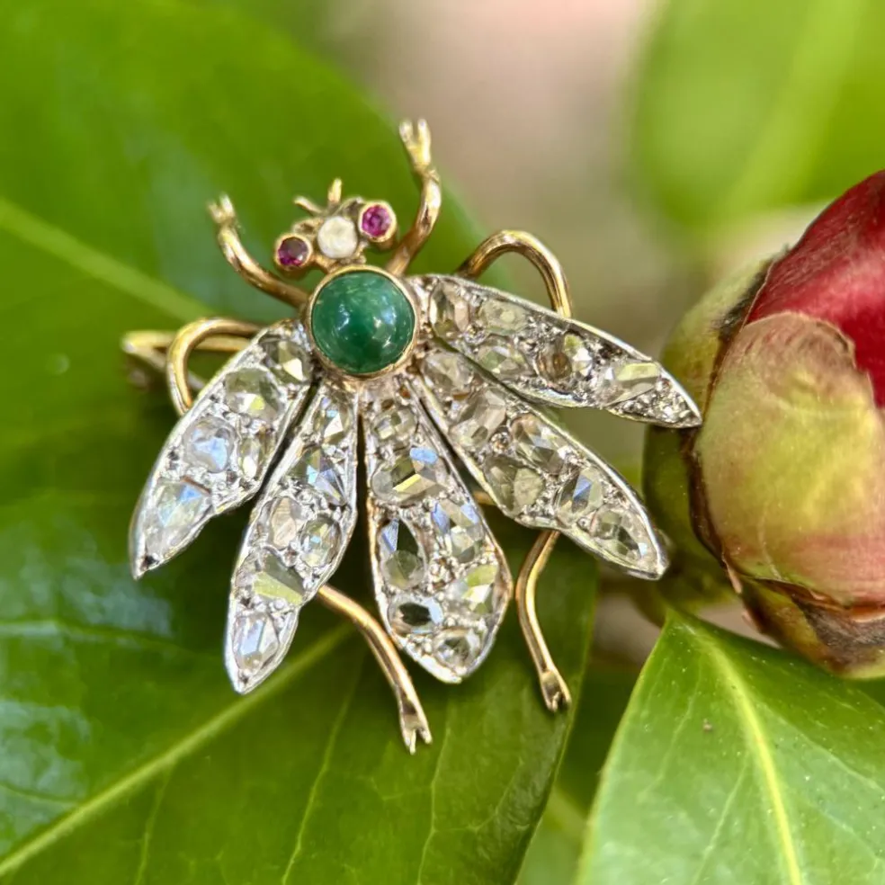 Broche victorienne en or avec diamants taille rose et insecte tremblant